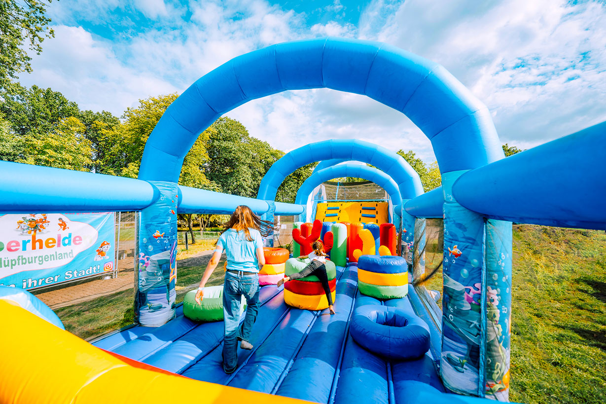 Renzfamily-Superhelden-Huepfburgenland-36